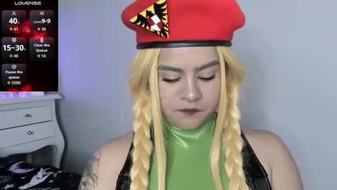 Snapshot of atena_hill chatting on 10/31/25, 05:25 Athena online show from 10/31/25, 05:25