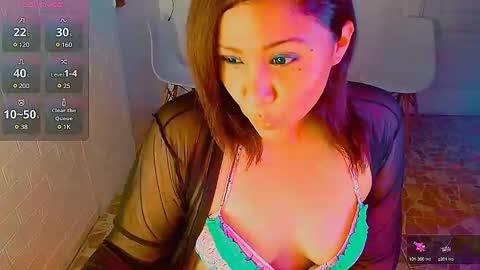 Snapshot of atenas18022 chatting on 01/10/25, 12:27 Xixi2024 online show from 01/10/25, 12:27