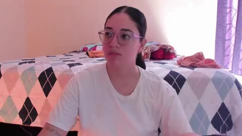 Snapshot of atenas__05 chatting on 05/31/26, 01:29 atenas online show from 05/31/26, 01:29