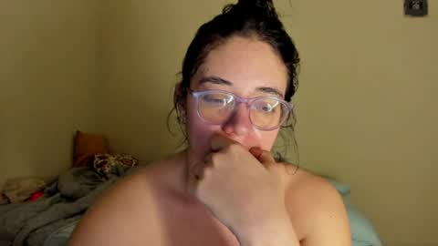 Snapshot of atenas__05 chatting on 07/15/26, 09:25 atenas online show from 07/15/26, 09:25