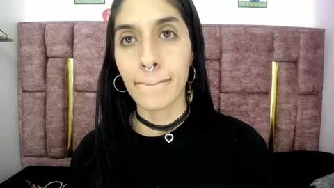 Snapshot of atenea_420 chatting on 06/19/26, 05:01 COLOMBIA online show from 06/19/26, 05:01