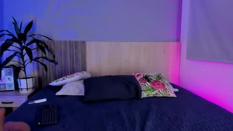 Atenea online show from 02/27/26, 01:00