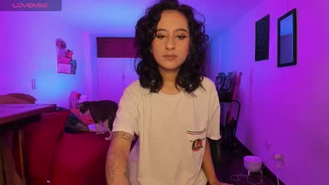 Atenea online show from 10/18/25, 04:59