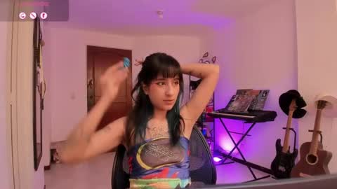 Snapshot of atenea_dragon__ chatting on 07/27/26, 08:38 Atenea online show from 07/27/26, 08:38