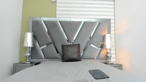 Snapshot of atenea_sexxx chatting on 06/06/26, 04:17 atenea online show from 06/06/26, 04:17