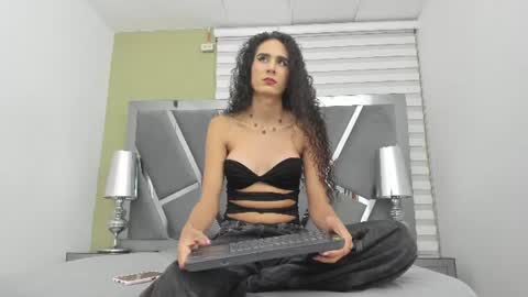 Snapshot of atenea_sexxx chatting on 07/21/26, 04:04 atenea online show from 07/21/26, 04:04