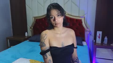 Snapshot of atenea_sky_ chatting on 10/23/25, 04:28 Athenea sky online show from 10/23/25, 04:28