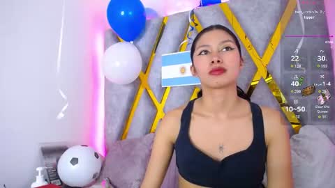 Snapshot of atenea_smith1 chatting on 06/18/26, 04:02 Athenea online show from 06/18/26, 04:02