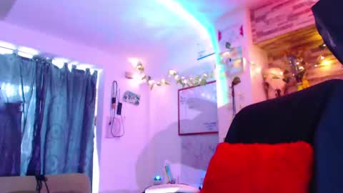 Atenea online show from 02/18/25, 08:14