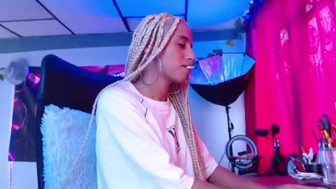 Atenea online show from 09/24/25, 03:26