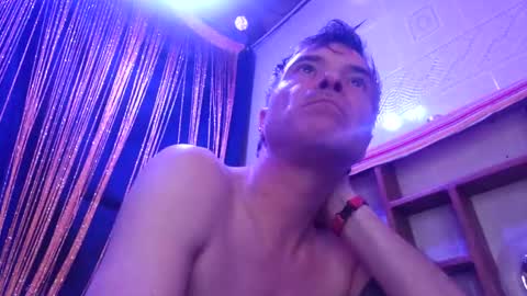 Snapshot of athandrew chatting on 12/12/24, 10:02 jonnyandrew online show from 12/12/24, 10:02