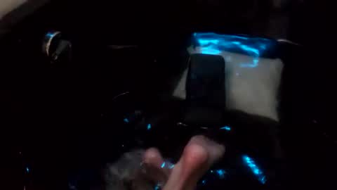 Snapshot of athandrew chatting on 01/05/25, 05:09 jonnyandrew online show from 01/05/25, 05:09