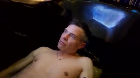 Snapshot of athandrew chatting on 01/08/25, 07:55 jonnyandrew online show from 01/08/25, 07:55