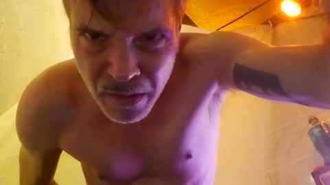 Snapshot of athandrew chatting on 11/11/25, 04:12 jonnyandrew online show from 11/11/25, 04:12