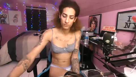 Snapshot of athena_the_godess chatting on 01/30/25, 02:49   xoxo G0DD3SS xoxox    online show from 01/30/25, 02:49