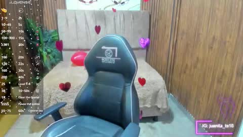 Snapshot of athenaa_tay chatting on 02/14/26, 07:21 Atenea online show from 02/14/26, 07:21