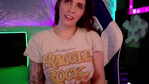 Snapshot of athenaautumn chatting on 11/29/25, 10:18 Athena Autumn online show from 11/29/25, 10:18