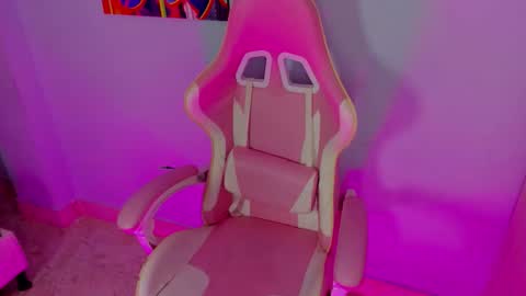 athenea__fox online show from 10/05/25, 11:30