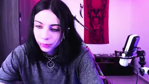 Snapshot of atheneoo_ chatting on 06/27/26, 05:01 athenauwu online show from 06/27/26, 05:01