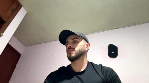 Snapshot of athlete_boy22 chatting on 11/01/25, 04:25 Atlas online show from 11/01/25, 04:25