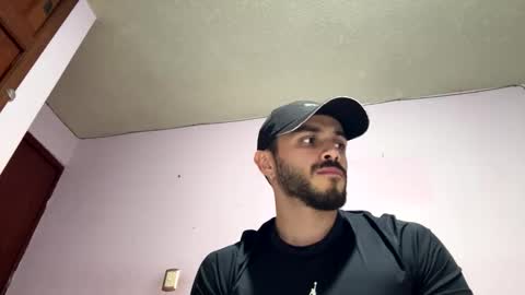 Snapshot of athlete_boy22 chatting on 11/29/25, 09:45 Atlas online show from 11/29/25, 09:45