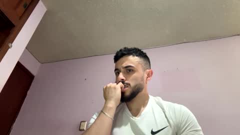 Snapshot of athlete_boy22 chatting on 12/21/25, 06:48 Atlas online show from 12/21/25, 06:48