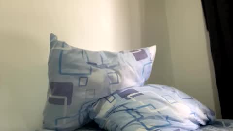 Robin online show from 10/12/25, 04:50