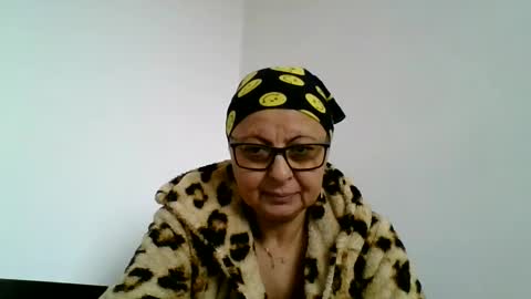 Snapshot of atikaarea chatting on 11/15/25, 11:07 atikaarea online show from 11/15/25, 11:07