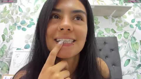 Snapshot of atilana_diaz chatting on 02/13/25, 05:22 Atilana Diaz online show from 02/13/25, 05:22