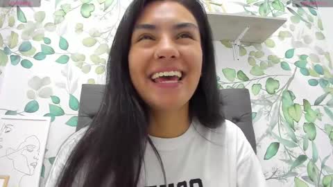 Snapshot of atilana_diaz chatting on 02/17/25, 02:15 Atilana Diaz online show from 02/17/25, 02:15