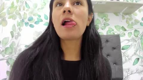 Snapshot of atilana_diaz chatting on 09/19/25, 04:07 Atilana Diaz online show from 09/19/25, 04:07