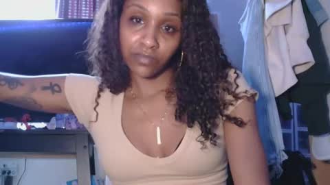 Snapshot of atirahcali chatting on 04/28/26, 10:37 AtirahCali online show from 04/28/26, 10:37