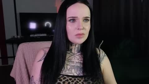 online every day between 10am-23pm online show from 12/03/25, 04:42