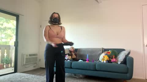 atomicfemboy02 online show from 01/08/25, 10:48
