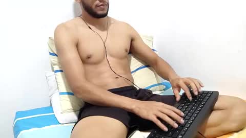 Snapshot of atorres21 chatting on 02/05/25, 03:45 Torres online show from 02/05/25, 03:45