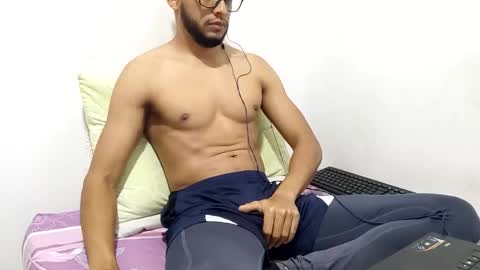 Snapshot of atorres21 chatting on 03/12/25, 01:58 Torres online show from 03/12/25, 01:58
