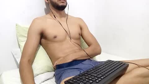 Snapshot of atorres21 chatting on 10/03/25, 03:03 Torres online show from 10/03/25, 03:03