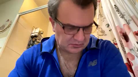 Snapshot of atozzzz chatting on 11/12/25, 04:13 atozzzz online show from 11/12/25, 04:13