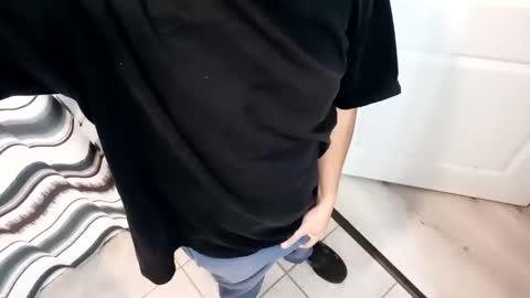 Snapshot of att4life3217 chatting on 10/17/25, 06:43 att4life3217 online show from 10/17/25, 06:43