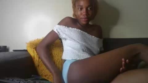 Snapshot of attained_option chatting on 11/26/25, 08:26 attained online show from 11/26/25, 08:26