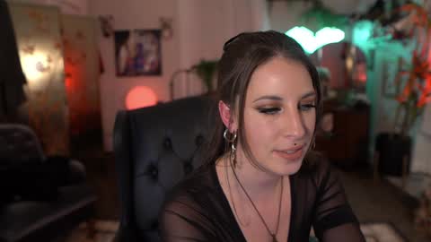 Snapshot of audrey_ chatting on 12/10/24, 04:34 Audrey online show from 12/10/24, 04:34