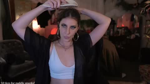 Snapshot of audrey_ chatting on 02/18/25, 05:09 Audrey online show from 02/18/25, 05:09