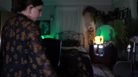 Snapshot of audrey_ chatting on 09/15/25, 04:01 Audrey online show from 09/15/25, 04:01