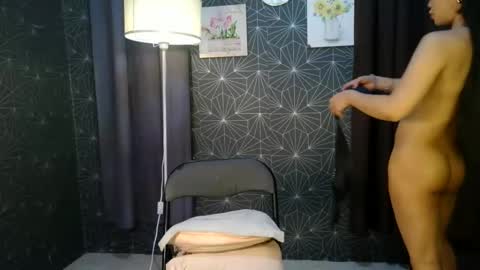 Snapshot of audreyblaise chatting on 12/04/25, 01:48 Audrey online show from 12/04/25, 01:48