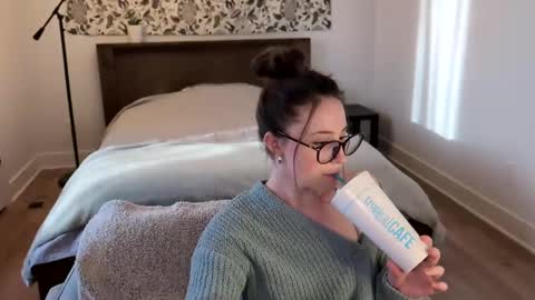 Miss Audrey online show from 03/01/25, 11:04