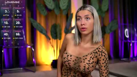 Isabella online show from 09/18/25, 03:19