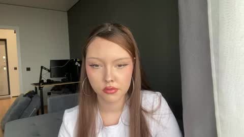 Elene online show from 06/08/26, 08:37