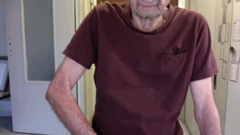 Snapshot of auguste061400 chatting on 12/13/24, 09:24 auguste061400 online show from 12/13/24, 09:24