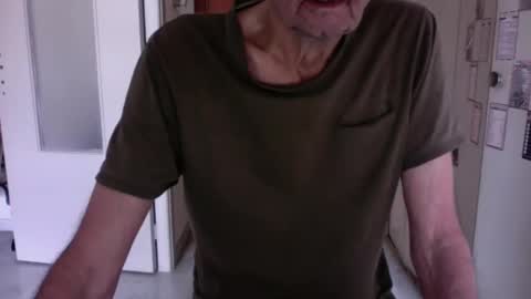 Snapshot of auguste061400 chatting on 02/07/25, 09:47 auguste061400 online show from 02/07/25, 09:47