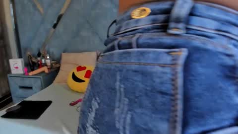 Monii Yi online show from 02/10/26, 02:59